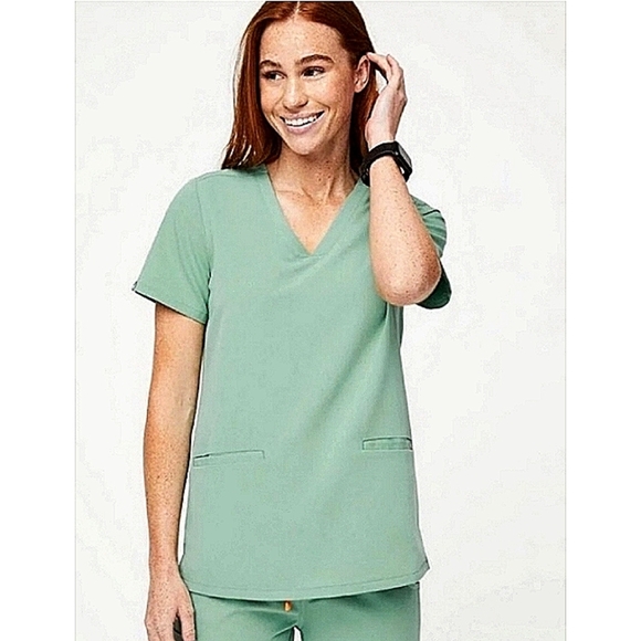 🆕️ Limited Edition FIGS Casma Top Surgical Green Size XS - Picture 6 of 6